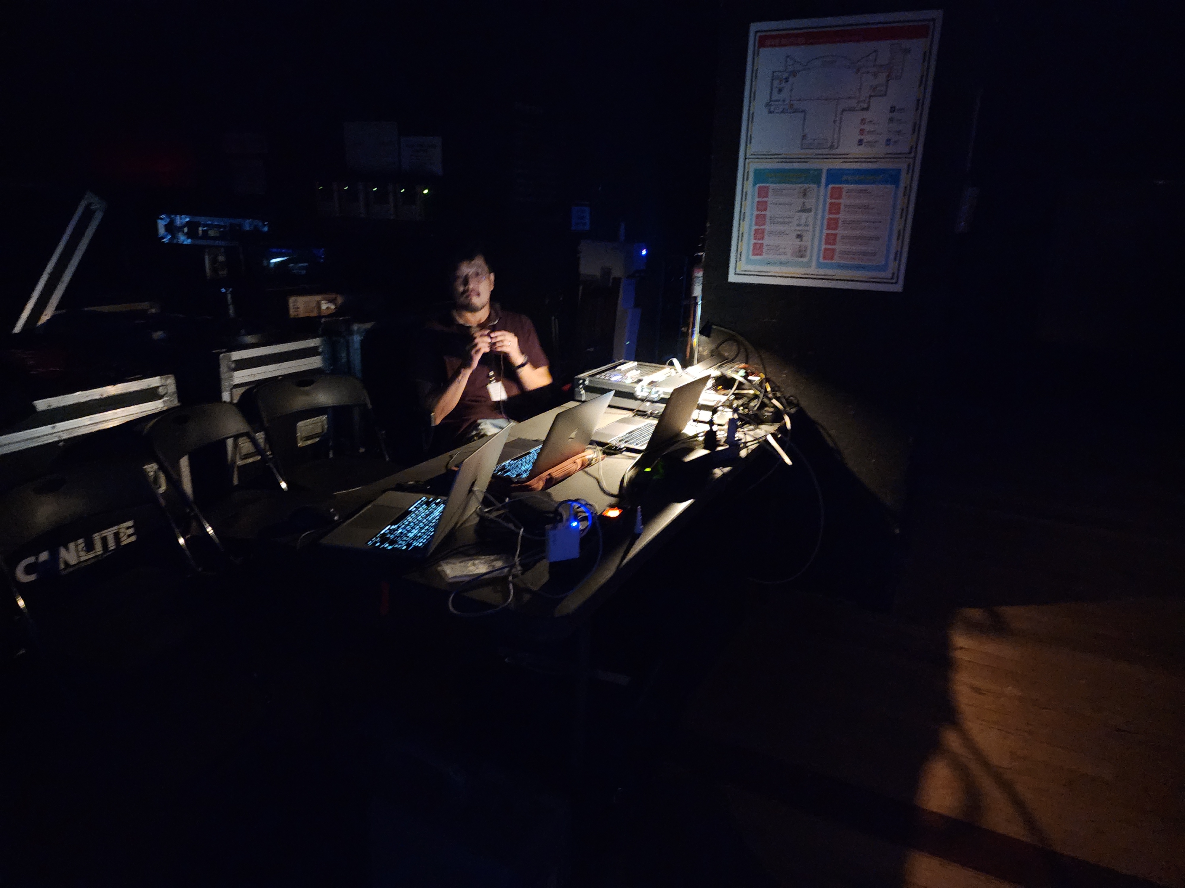 공연 현장 앰비언스 녹음 작업